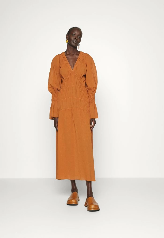 AHYENNA - Day dress - caramel cafe Best deal 👍 By Malene Birger AHYENNA - Day 👗 Dress - Caramel Cafe 🛒 -By Malene Birger shop 11f53fcf574145dea10bbfba25c82777