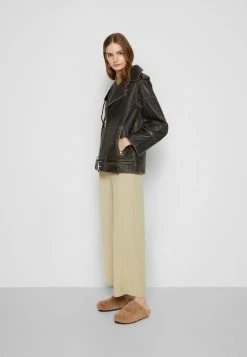 Buy 👍 By Malene Birger LUCASSINO - Trousers - Pale Olive Green 🥰 -By Malene Birger shop 1c5954719ffc497996c9fc081a7e11e3