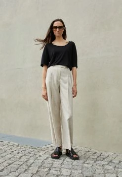 Best Sale โ๏ธ By Malene Birger ESSENTIALS CEVINA - Basic T-shirt - Black ๐ฅฐ