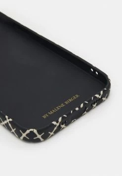 Hot Sale 🛒 By Malene Birger EXCLUSIVE PAMSY IPHONE 13 - Phone Case - Black ❤️ -By Malene Birger shop 4cb97b0719cf4c0abd80a32d1b465645
