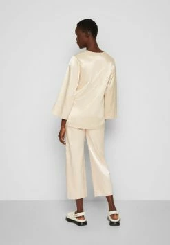 Brand new 🤩 By Malene Birger SANDINES - Blouse - Almond 🧨 -By Malene Birger shop 4e253a94460c409cbef1c3639c41aed3