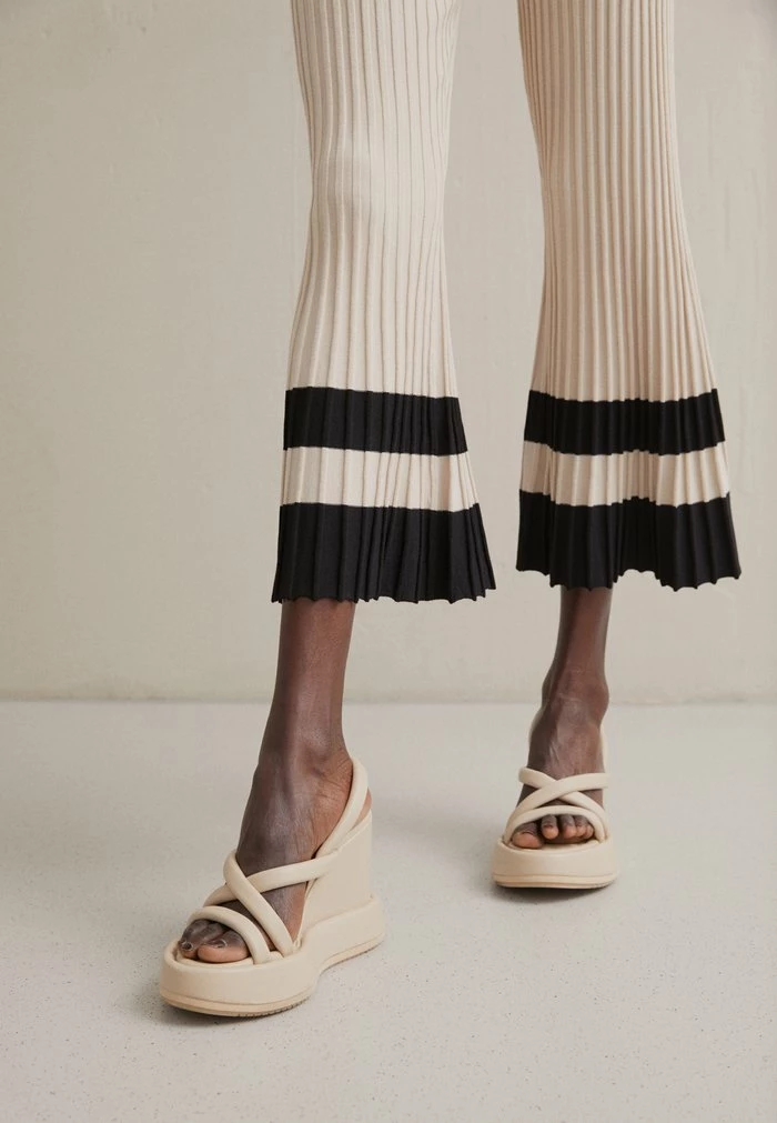 AJAY - Trousers - black Best Sale ✨ By Malene Birger AJAY - Trousers - Black ❤️ -By Malene Birger shop 5d052ea055a34d898ec25dbfa20383b8