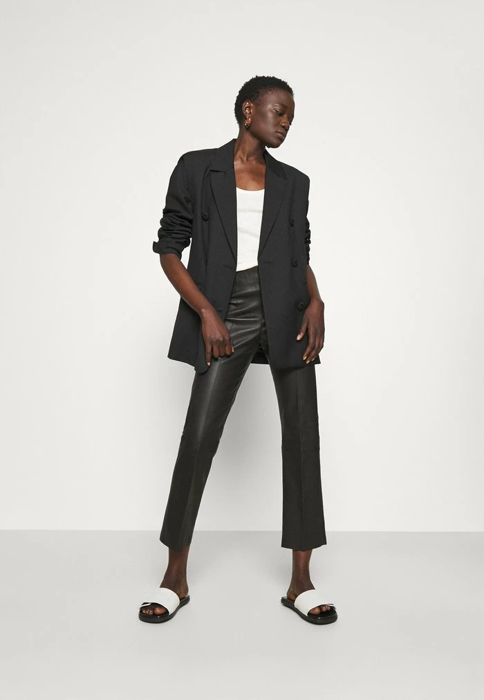 FLORENTINA - Leather trousers - black Cheap ๐ฅฐ By Malene Birger FLORENTINA - Leather Trousers - Black โ -By Malene Birger shop 61c3c29363534f6ea60718efd5a85ec9