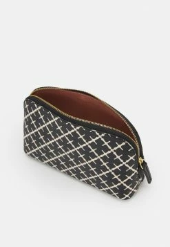 Best deal 👏 By Malene Birger BAE SMALL - Wash Bag - Black 😉 -By Malene Birger shop 6495fb9a3b2d4445ac879169d55b965c