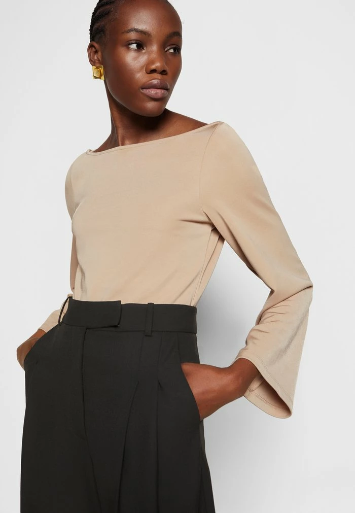 MELAVA - Long sleeved top - sesame Cheap ๐คฉ By Malene Birger MELAVA - Long Sleeved Top - Sesame ๐ -By Malene Birger shop 651a92a967d44901838e86b527644eba