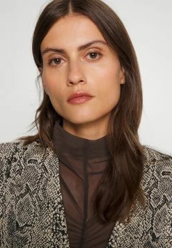 Deals 🥰 By Malene Birger ISAIDA - Blouse - Snake Jacquard ⌛ 3 Deals 🥰 By Malene Birger ISAIDA - Blouse - Snake Jacquard ⌛ -By Malene Birger shop 696b2004ebc04a39ace0955539bee6db