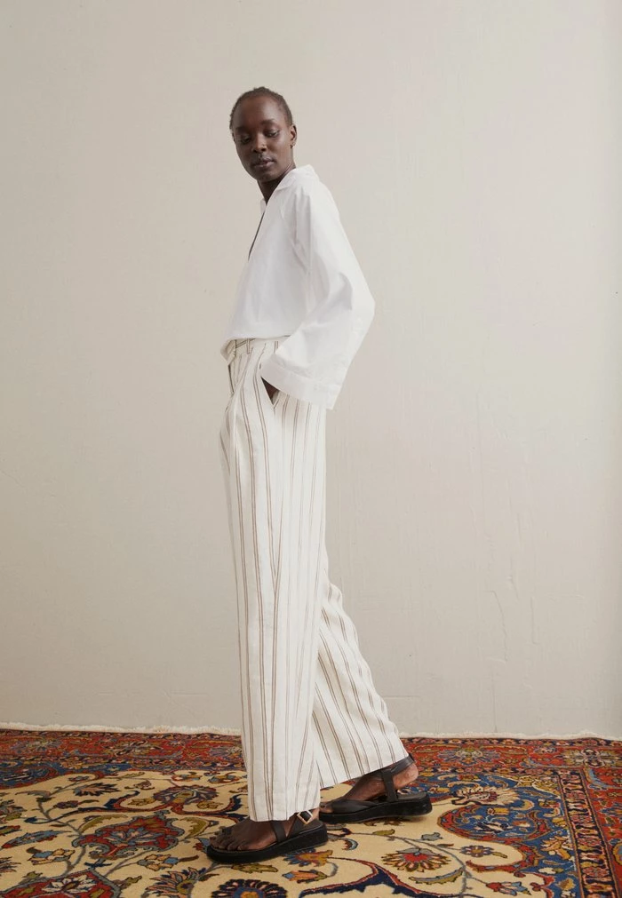 CYMBARIA - Trousers - cream snow Wholesale ๐ By Malene Birger CYMBARIA - Trousers - Cream Snow ๐ -By Malene Birger shop 6c0b81c8449d4161afd61185086e5b0a