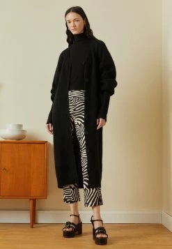 Top 10 โ By Malene Birger ESSENTIALS CYRUS - Cardigan - Black ๐