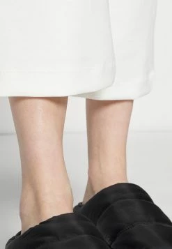 Best Pirce 🔥 By Malene Birger VALIMA - Trousers - Cream 🥰 -By Malene Birger shop 752cf316ae9c4ae2b114ee5deec48f27