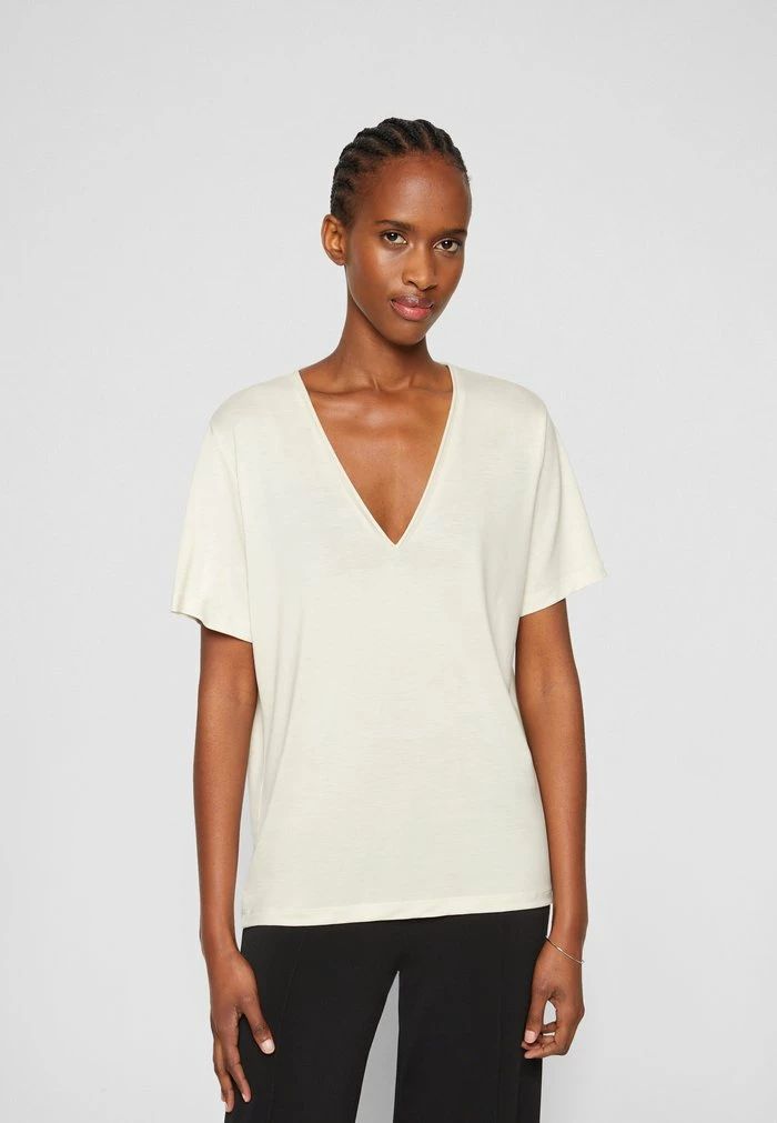 AMIKA - Basic T-shirt - whisper white Deals ✨ By Malene Birger AMIKA - Basic T-shirt - Whisper White ❤️ -By Malene Birger shop 817f88574ad34589b06042656eef6c91