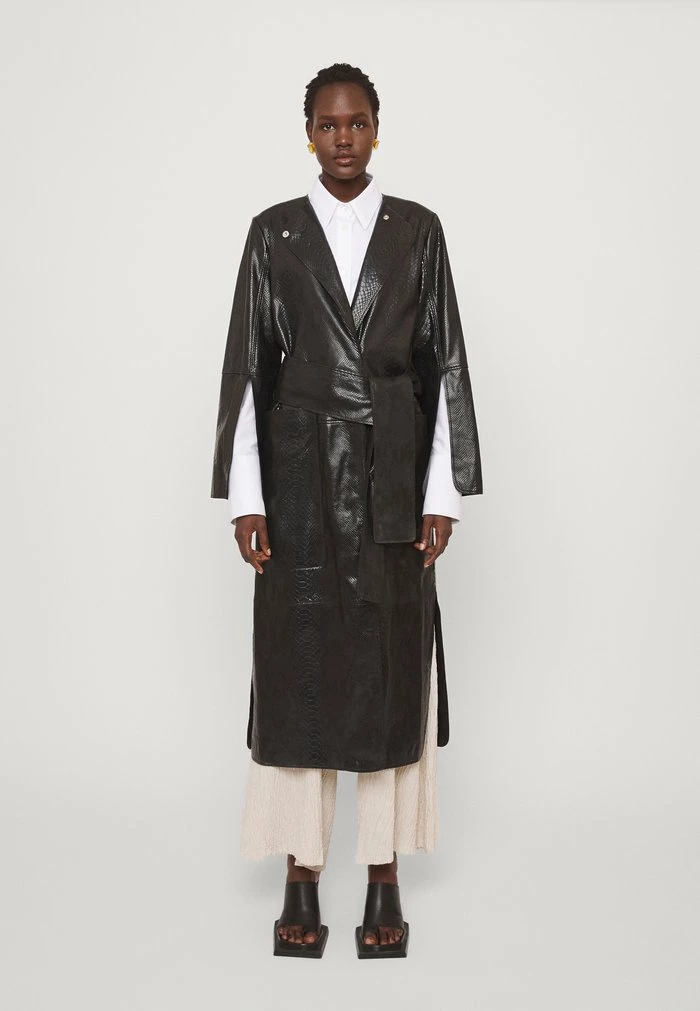 ROKSI - Classic coat - black New ๐ By Malene Birger ROKSI - Classic ๐งฅ Coat - Black ๐ -By Malene Birger shop 8d79c353c83b4de39d18f97133699c45