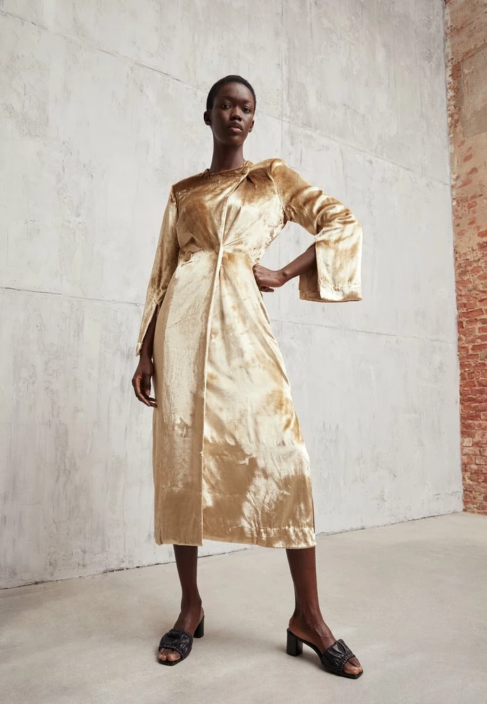 BARISE - Cocktail dress / Party dress - gold Cheapest ⌛ By Malene Birger BARISE - Cocktail 👗 Dress / Party 👗 Dress - Gold 🎉 -By Malene Birger shop a6702c08716648c3ac16f6ea60b680d6