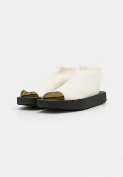 Brand new 🔥 By Malene Birger PERNILLAS - Ankle Cuff 🩴 Sandals - Cream ✨ -By Malene Birger shop ccacf4ed58744941a4b7c301b68eed12