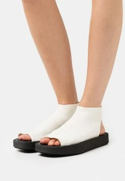 Brand new 🔥 By Malene Birger PERNILLAS - Ankle Cuff 🩴 Sandals - Cream ✨