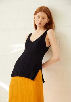 Brand new ๐ By Malene Birger HALLIE - Top - Black ๐ฅ