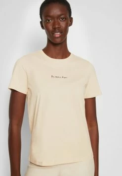 Promo 🌟 By Malene Birger DESMOS - Basic T-shirt - Almond 🔔 -By Malene Birger shop e9bde8c1f1794c74a53b15915ce7edc4