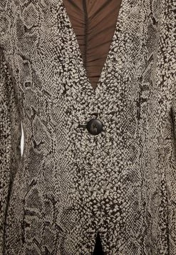 Deals 🥰 By Malene Birger ISAIDA - Blouse - Snake Jacquard ⌛ 7 Deals 🥰 By Malene Birger ISAIDA - Blouse - Snake Jacquard ⌛ -By Malene Birger shop eaa5bb49a13c4c30a7ce24d78fecc513