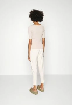 Budget 🧨 By Malene Birger AJUNIE - Basic T-shirt - Cream Snow 🤩 -By Malene Birger shop f65a13a246d14425a3efc7df4862f68f
