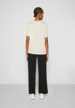 Deals ✨ By Malene Birger AMIKA - Basic T-shirt - Whisper White ❤️ 2 Deals ✨ By Malene Birger AMIKA - Basic T-shirt - Whisper White ❤️ -By Malene Birger shop fce16b66532d4bdb87fa11dd6f0c3a7f